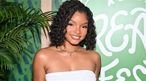 halle bailey ass|Halle Bailey Flaunts Postpartum Body In New Bikini Pictures.